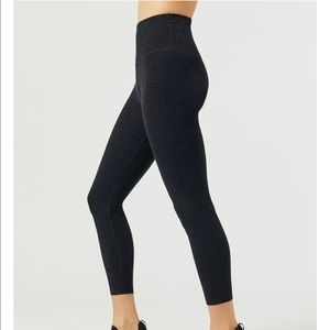 Beyond Yoga Caught in the Midi Highwaist legging